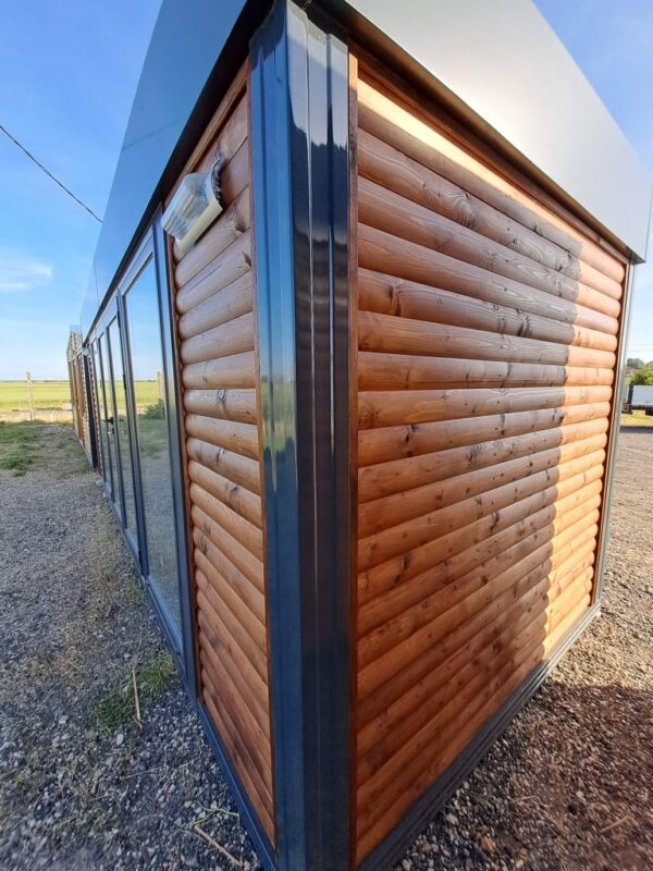 Module Préfabriqué de 13 m2 – Bardage Bois, Toit Plat + Façade Vitrée - Image 10